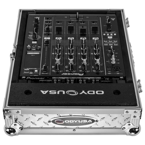 Odyssey Universal 12" Format Silver Diamond Plated DJ Mixer Case with Extra Deep Rear Cable Compartment - Image 4